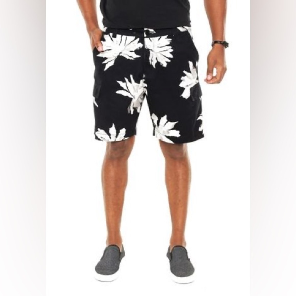 Osklen Bermuda Twill Cargo Shorts Men’s size 34 in Floral PRINTED BLACK